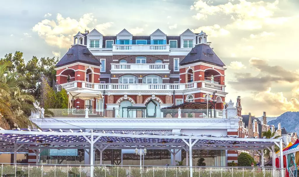 هتل اورنج کانتی کمر